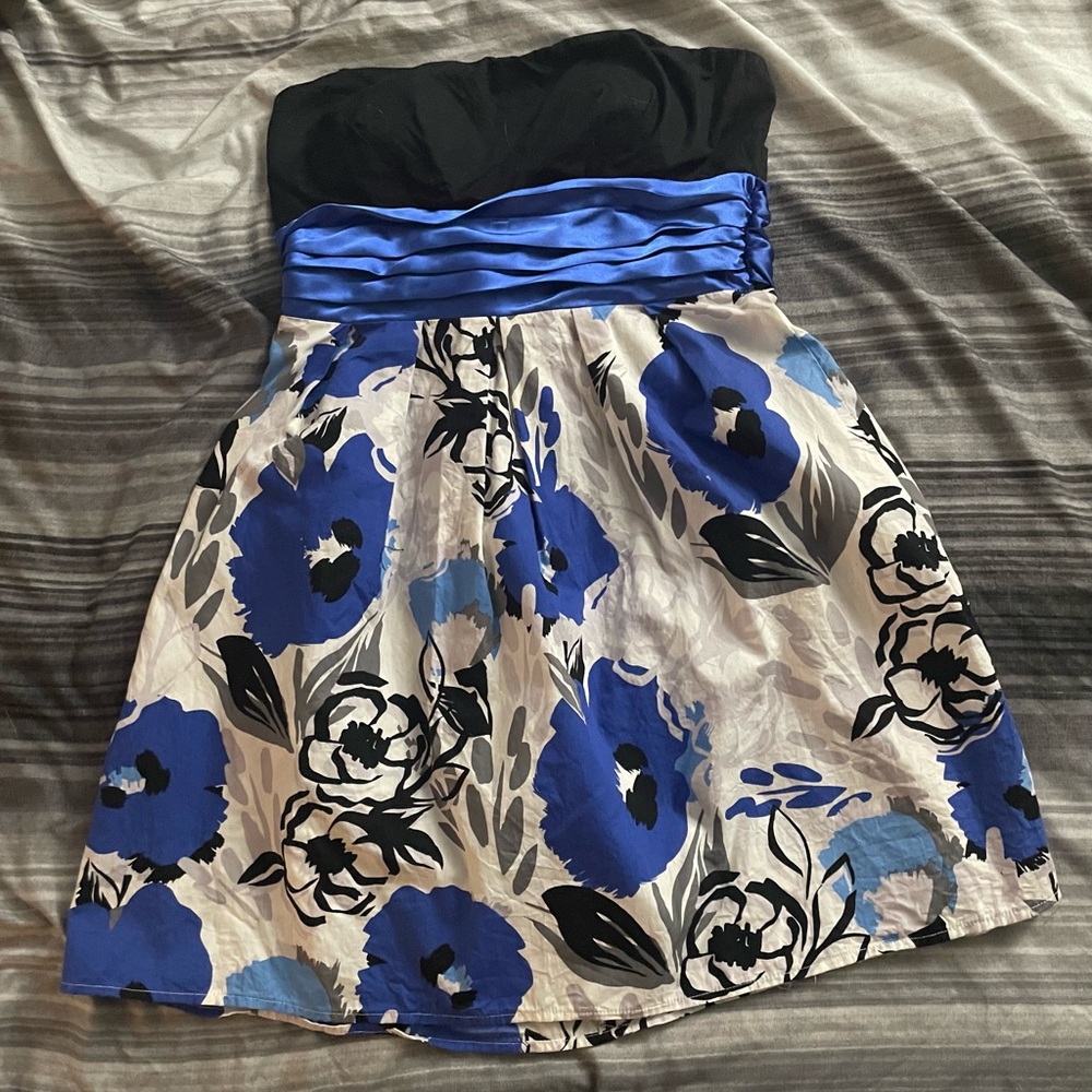 Elegant Black and Blue Floral Mini Dress